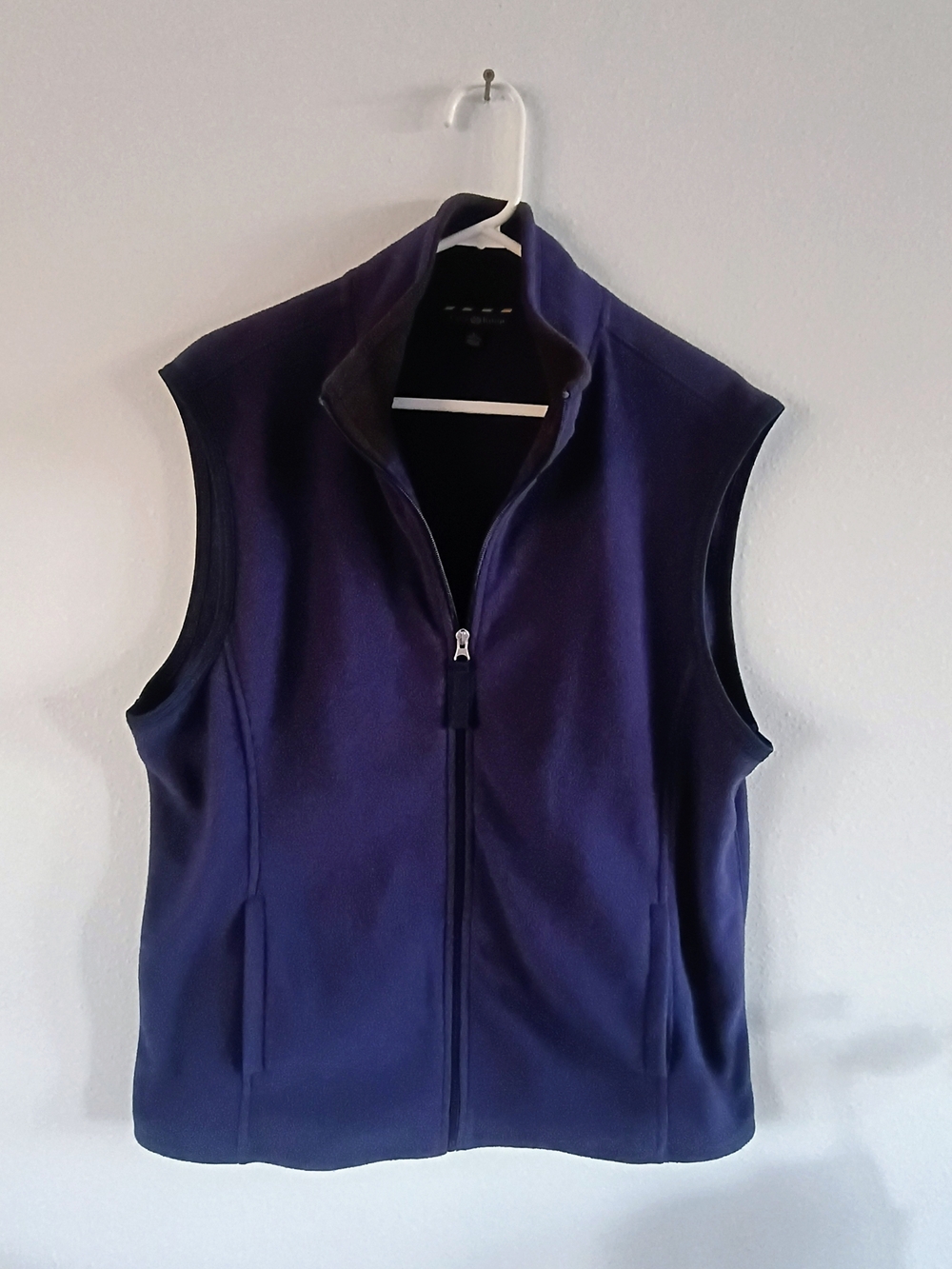 Club Room Large Fleece Vest Bundle Blue Black Full Zip Pockets Mens 2 Pack